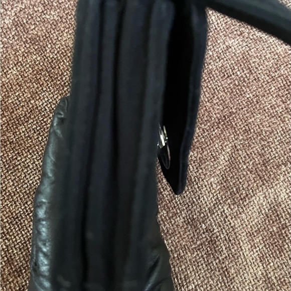 Vera Bradley Your Turn Lock Black Quilted Wristlet Wallet - Picture 6 of 7